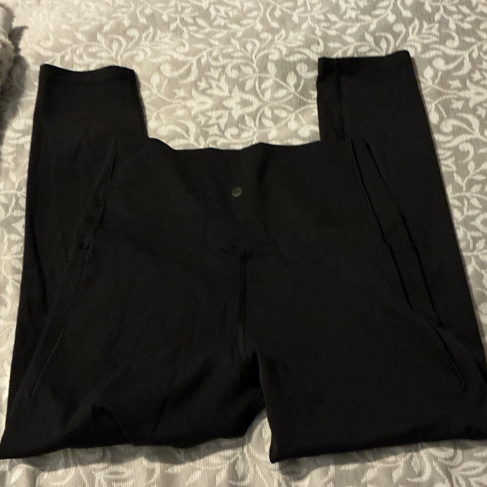 Avia Classic Black soft sculpt Women's Capris. Medium